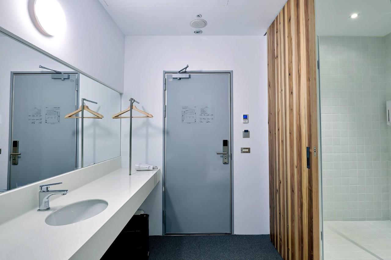 Star Hostel Taichung Parklane ภายนอก รูปภาพ